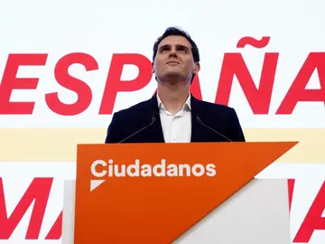 Albert Rivera tras la debacle electoral de Cs el 10N Albert Rivera tras la debacle electoral de Cs el 10N