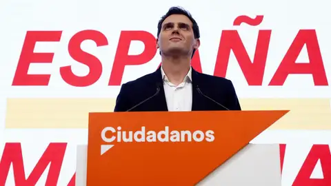 Albert Rivera tras la debacle electoral de Cs el 10N Albert Rivera tras la debacle electoral de Cs el 10N
