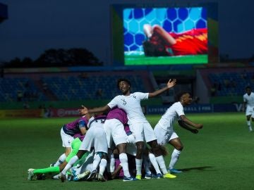 España cae goleada ante Francia