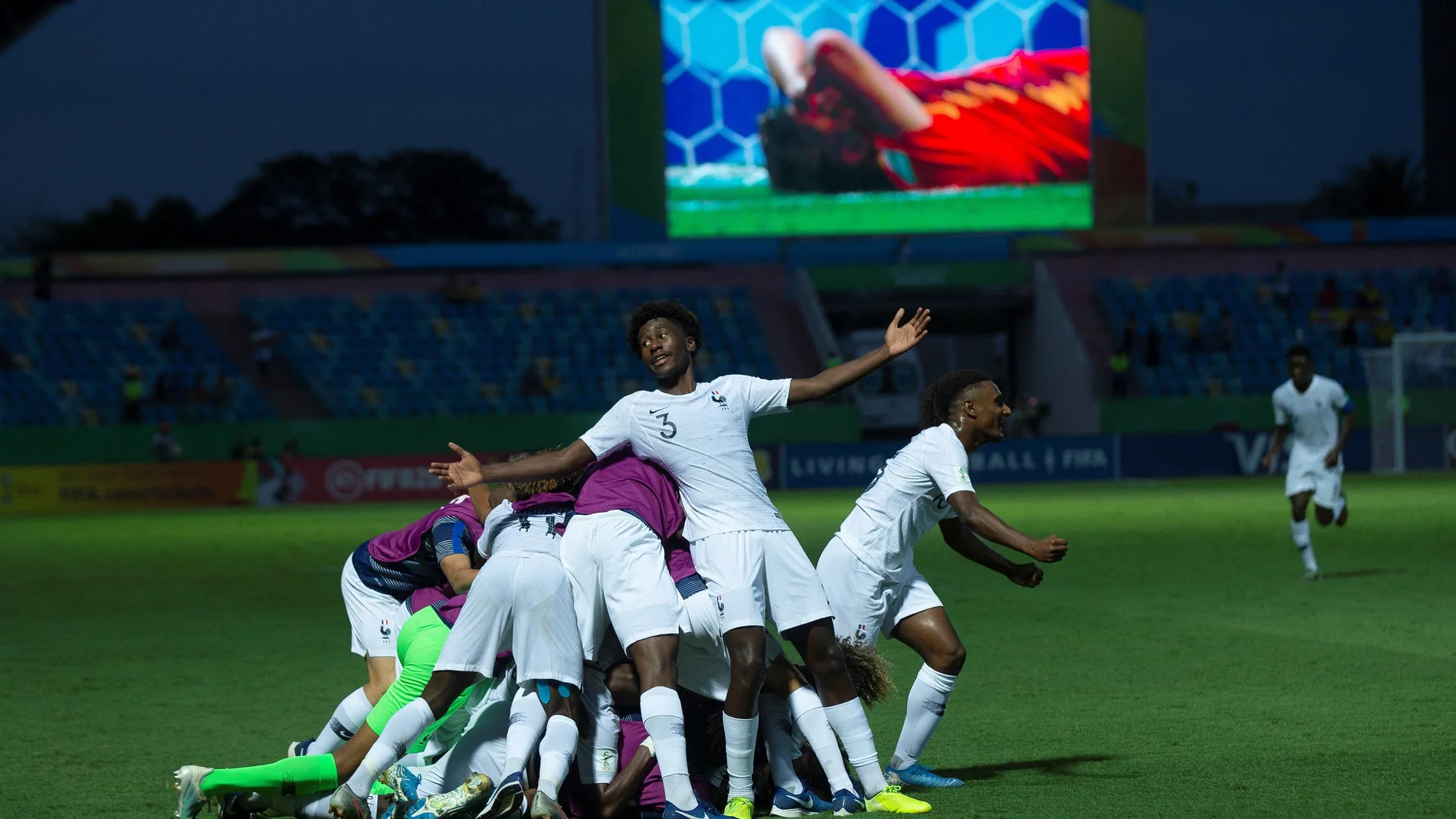 España cae goleada ante Francia España cae goleada ante Francia