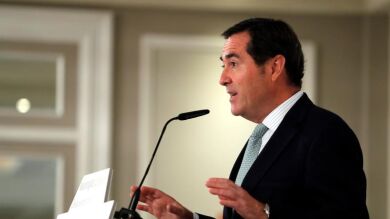 La CEOE suspende el diálogo social con el Gobierno tras su pacto con Bildu para derogar la reforma laboral