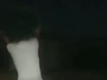 Un aficionado de los '49ers' pierde los papeles antes sus hijos y destroza la televisión por una derrota de su equipo Un aficionado de los '49ers' pierde los papeles antes sus hijos y destroza la televisión por una derrota de su equipo