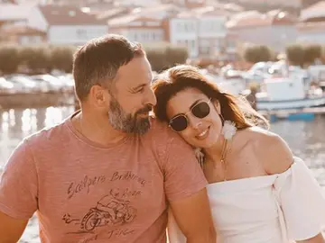 Santiago Abascal y su mujer Lidia Bedman Santiago Abascal y su mujer Lidia Bedman