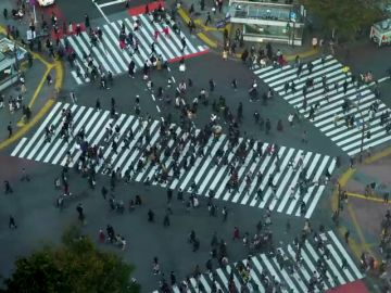 Prohíben que las mujeres usen gafas en el trabajo en Japón y la medida genera polémica en redes 