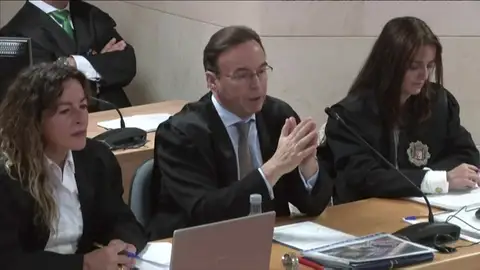 Los argumentos de la acusación particular para pedir la prisión permanente revisable para 'El Chicle' Los argumentos de la acusación particular para pedir la prisión permanente revisable para 'El Chicle'