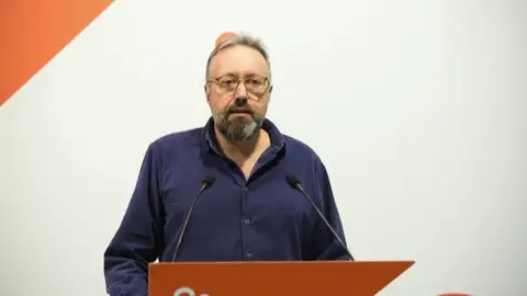 Girauta anuncia que se retira: "Yo sin Rivera tampoco quiero estar en política" Girauta anuncia que se retira: "Yo sin Rivera tampoco quiero estar en política"
