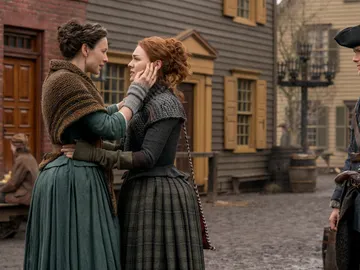 Caitriona Balfe, Sophie Skelton y Sam Heughan Caitriona Balfe, Sophie Skelton y Sam Heughan