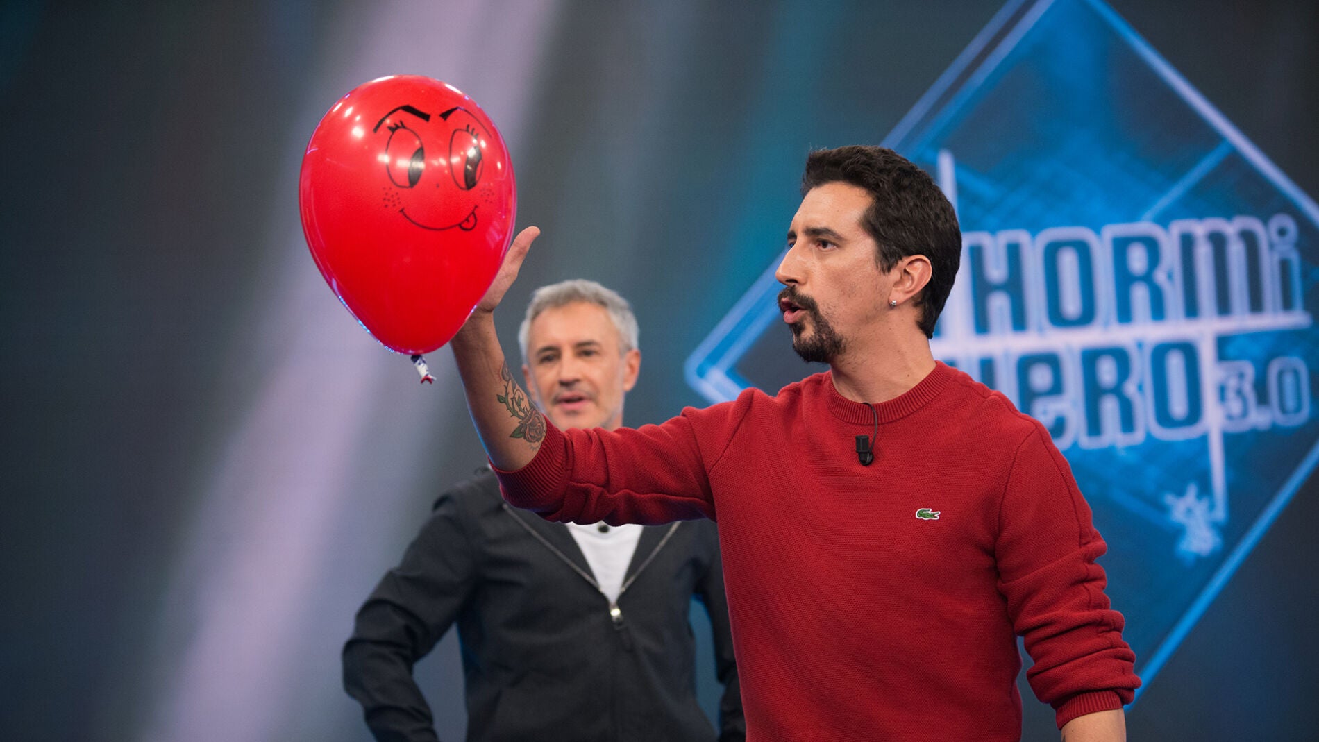 Marron hace magia con un globo y el control electrost&aacute;tico en 'El Hormiguero 3.0'