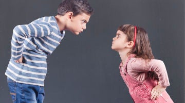 Hermanos enfadados