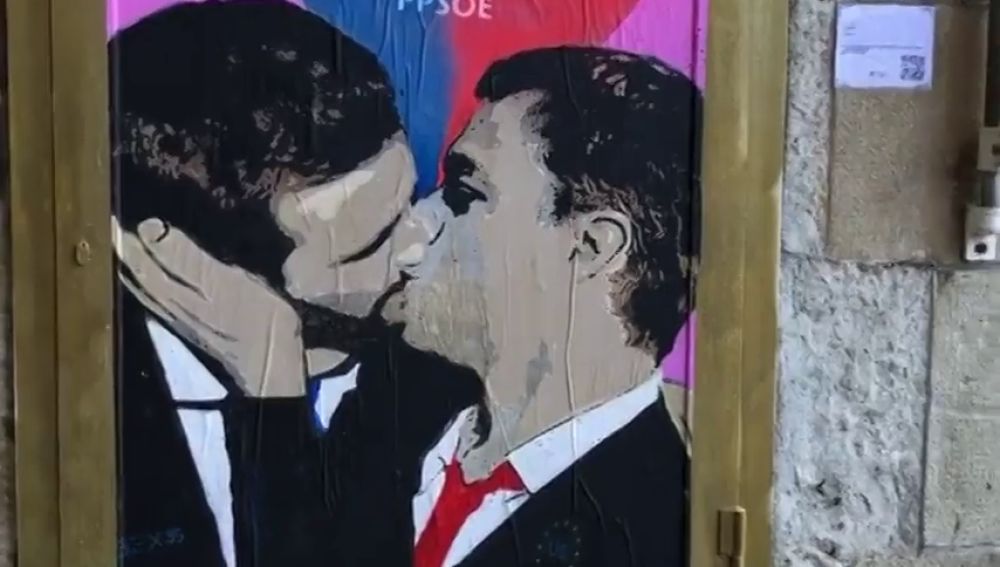 Pintan a Sánchez y Casado besándose en Barcelona