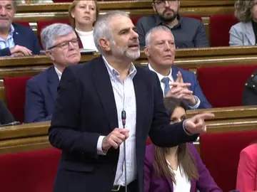 Los independentistas adelantan el pleno del Parlament para desobedecer al Tribunal Constitucional Los independentistas adelantan el pleno del Parlament para desobedecer al Tribunal Constitucional