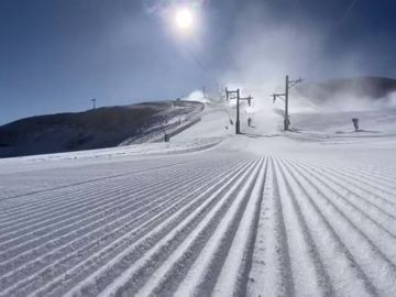 Las estaciones de esquí del Pirineo se preparan para abrir este fin de semana
