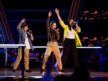Sara Gálvez, Enshar Ghateh y Pablo Monge cantan ‘Looking for paradise’ en las Batallas de ‘La Voz Kids’ Sara Gálvez, Enshar Ghateh y Pablo Monge cantan ‘Looking for paradise’ en las Batallas de ‘La Voz Kids’