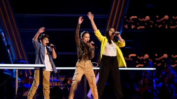 Sara Gálvez, Enshar Ghateh y Pablo Monge cantan ‘Looking for paradise’ en las Batallas de ‘La Voz Kids’