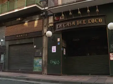 Un joven se queda tuerto tras recibir una paliza por llevar un chaleco con la bandera de España Un joven se queda tuerto tras recibir una paliza por llevar un chaleco con la bandera de España