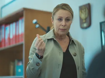 El inspector Zapata sufre un nuevo revés: la comisaria jefe Luisa Gutiérrez asume el control El inspector Zapata sufre un nuevo revés: la comisaria jefe Luisa Gutiérrez asume el control