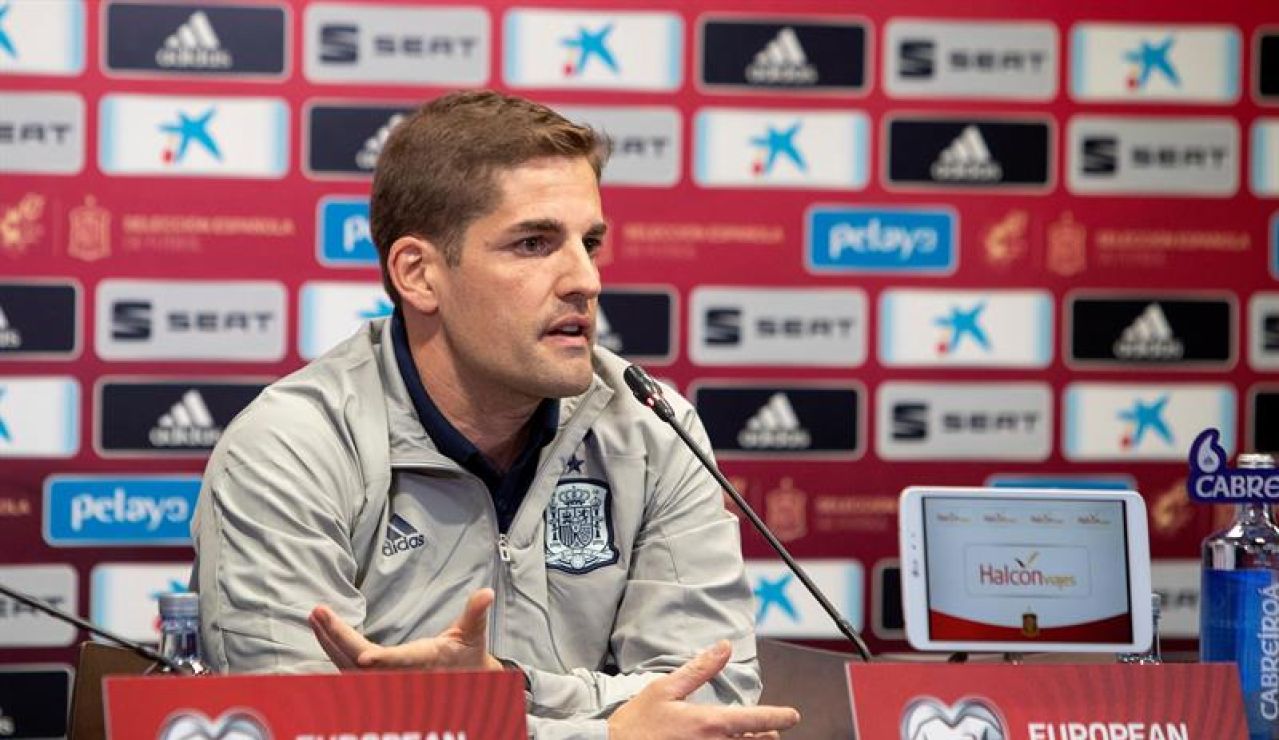 Robert Moreno, seleccionador español. Robert Moreno, seleccionador español.