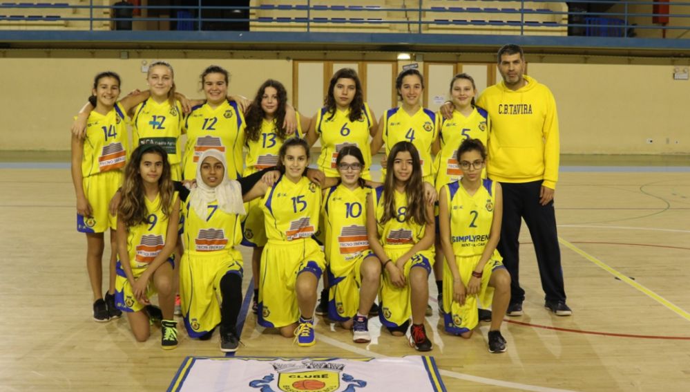 Las jugadoras del CB Tavira antes de un encuentro