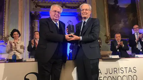 Garrigues Walker recibe el Premio Pelayo Garrigues Walker recibe el Premio Pelayo