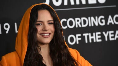 Rosalía lanza 'Aute Cuture', su nueva colección de maquillaje para MAC 