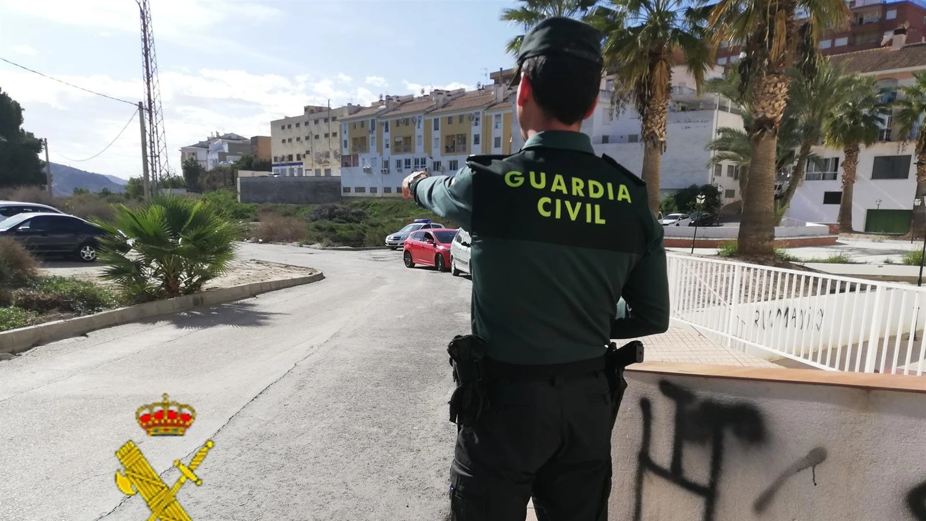 Agente de la Guardia Civil. Agente de la Guardia Civil.