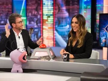 Mónica Naranjo se divierte con el juego musical de Trancas y Barrancas Mónica Naranjo se divierte con el juego musical de Trancas y Barrancas