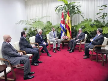 Felipe VI se reúne con Raúl Castro antes de marcharse de Cuba Felipe VI se reúne con Raúl Castro antes de marcharse de Cuba