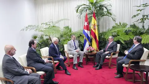 Felipe VI se reúne con Raúl Castro antes de marcharse de Cuba Felipe VI se reúne con Raúl Castro antes de marcharse de Cuba