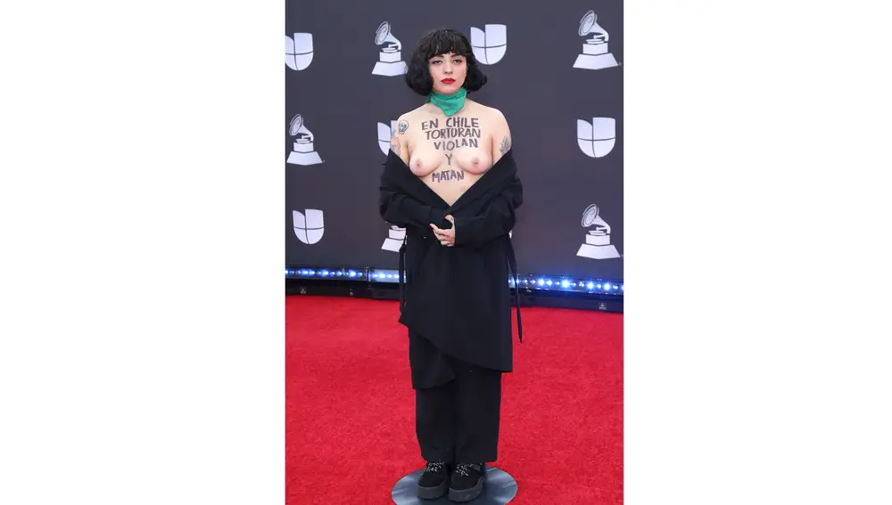 Mon Laferte en los Latin Grammys