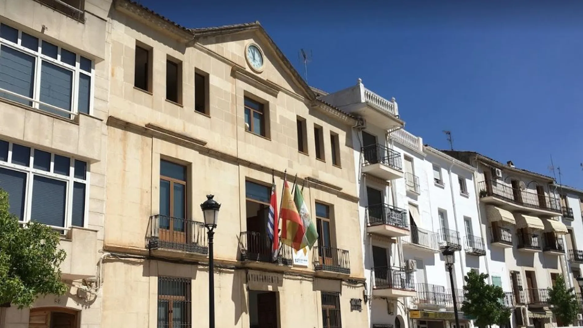 Fachada del Ayuntamiento de Beas de Segura Fachada del Ayuntamiento de Beas de Segura