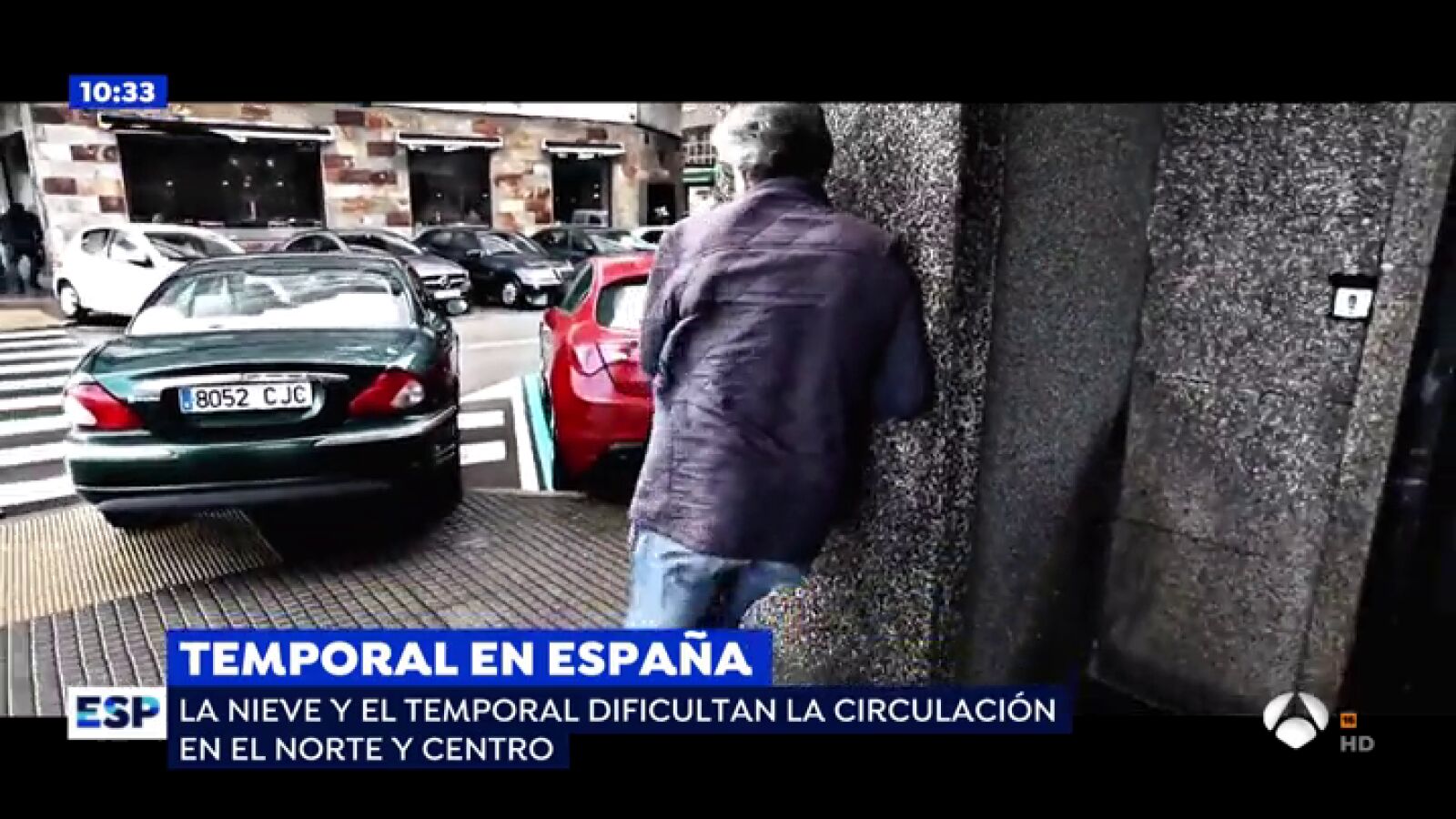 Imposible caminar en A Coruña por el fuerte temporal