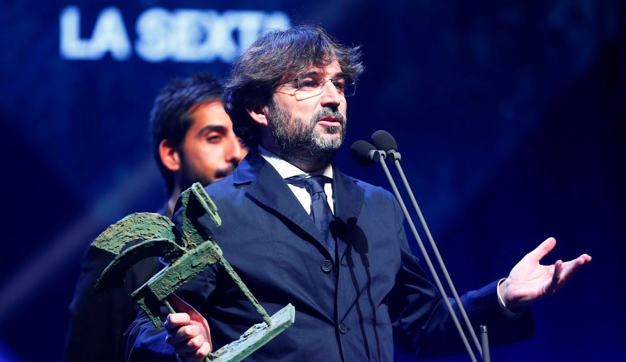 Jordi Évole recibe el Premio Ondas nacional de televisión al mejor programa de actualidad Jordi Évole recibe el Premio Ondas nacional de televisión al mejor programa de actualidad