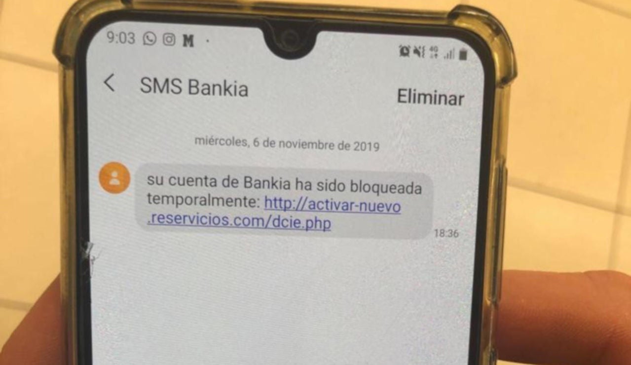 Un SMS de Bankia que informa del bloqueo de su cuenta, la nueva estafa en la que no debes picar Un SMS de Bankia que informa del bloqueo de su cuenta, la nueva estafa en la que no debes picar