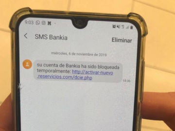 Un SMS de Bankia que informa del bloqueo de su cuenta, la nueva estafa en la que no debes picar