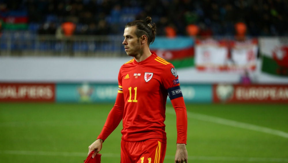 Gareth Bale, con Gales