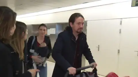 Pablo Iglesias e Irene Montero acuden a la entrega del premio "patuco de honor" Pablo Iglesias e Irene Montero acuden a la entrega del premio "patuco de honor"