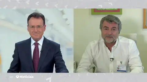Dr. Sánchez Luna, jefe de neonatología del hospital Gregorio Marañón: "Los padres nos ayudan y se ayudan incorporándose al tratamiento del cuidado de su propio bebé" Dr. Sánchez Luna, jefe de neonatología del hospital Gregorio Marañón: "Los padres nos ayudan y se ayudan incorporándose al tratamiento del cuidado de su propio bebé"