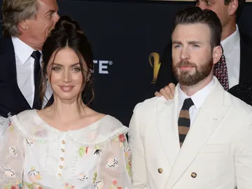 Ana de Armas y Chris Evans en 'Knives Out' Ana de Armas y Chris Evans en 'Knives Out'
