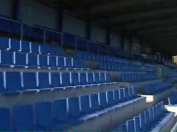 Gradas vacias en los estadios del fútbol femenino