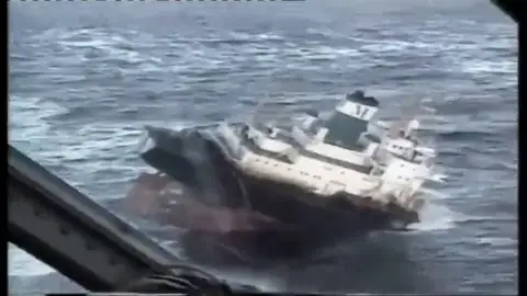 Los empresa holandesa que reflotará el barco encallado en A Coruña ya participó en los rescates del 'Prestige' y del 'Costa Concordia' Los empresa holandesa que reflotará el barco encallado en A Coruña ya participó en los rescates del 'Prestige' y del 'Costa Concordia'