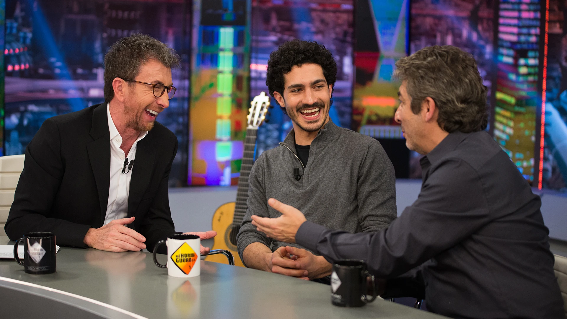 El baile peculiar de Ricardo Darín que han titulado como 'El palomo buscando comida'