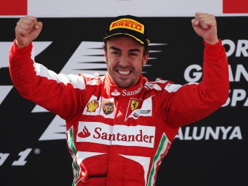 Fernando Alonso celebra una victoria con Ferrari