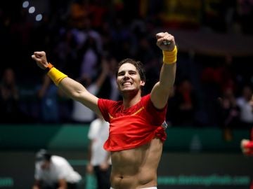 Rafa Nadal celebra la victoria en la Copa Davis