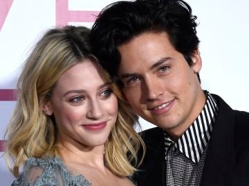 Lili Reinhart y Cole Sprouse