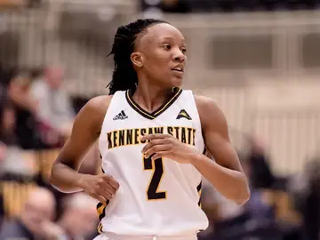 Kamiyah Street durante un partido con el Kennesaw State Kamiyah Street durante un partido con el Kennesaw State