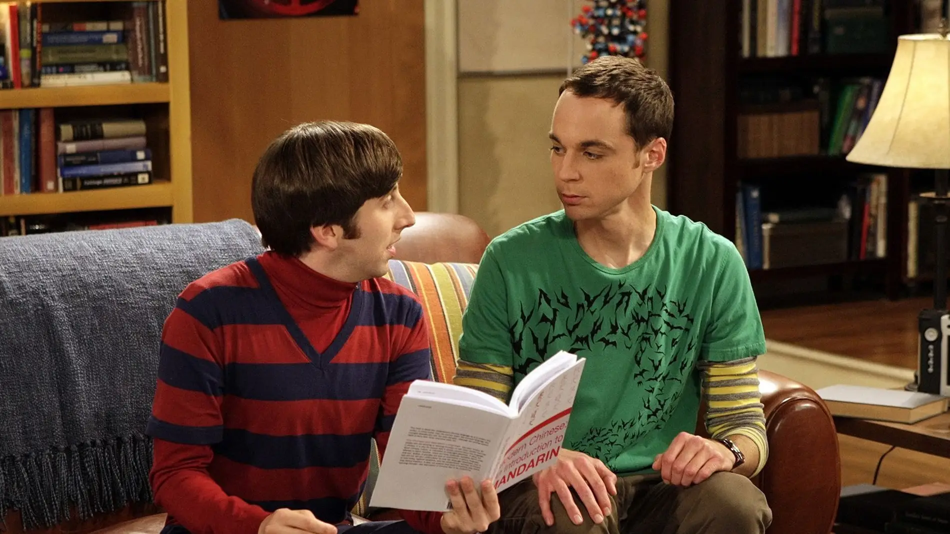 Jim Parsons y Simon Helberg en 'The Big Bang Theory' como Sheldon Cooper y Howard Wolowitz