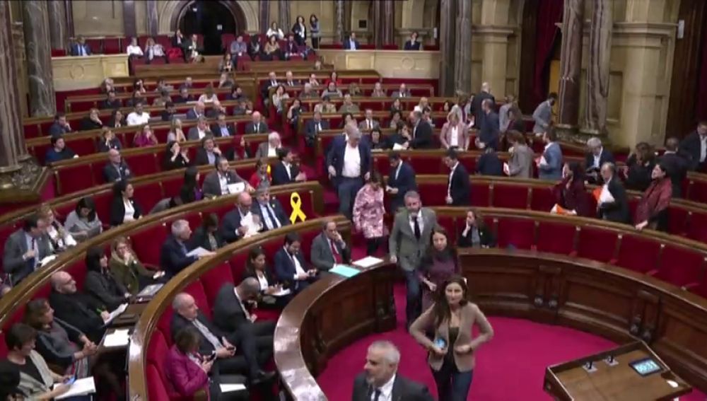 Los independentistas vuelven a desafiar al Constitucional en el Parlament
