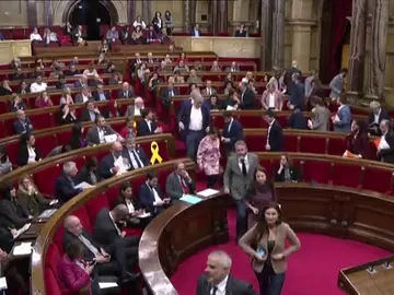 Los independentistas vuelven a desafiar al Constitucional en el Parlament Los independentistas vuelven a desafiar al Constitucional en el Parlament