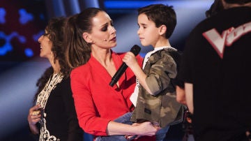 Daniel Garc&iacute;a enamora a Eva Gonz&aacute;lez tras cantar &lsquo;El patio&rsquo; en italiano en &lsquo;La Voz Kids&rsquo;