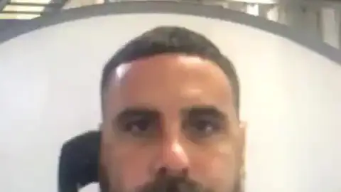 Pablo Ibar en redes sociales: "Por favor, ayúdame a demostrar mi inocencia, ayúdame a salir de este infierno que estoy viviendo" Pablo Ibar en redes sociales: "Por favor, ayúdame a demostrar mi inocencia, ayúdame a salir de este infierno que estoy viviendo"